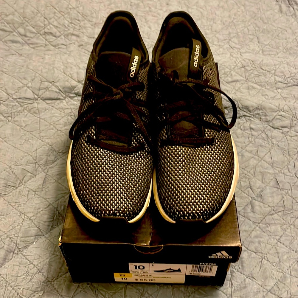Adidas Womens Size 10